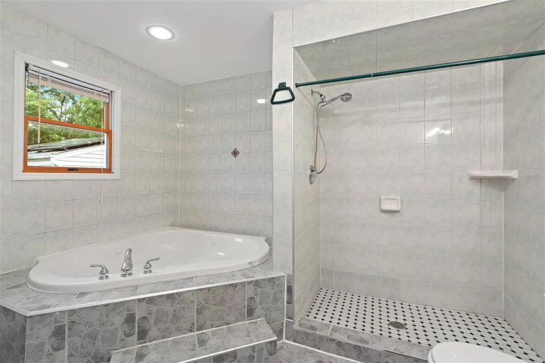 46 Fycke Ln Teaneck - _0007_Layer 8