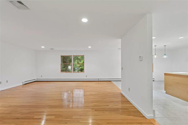 46 Fycke Ln Teaneck - _0010_Layer 4